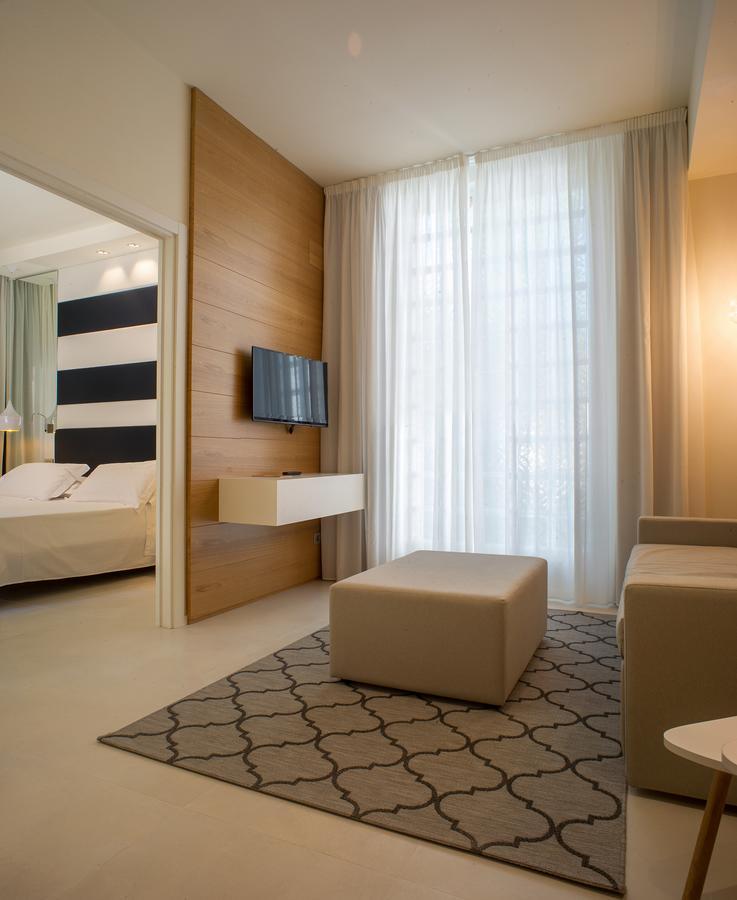 Metropol Ceccarini Suite - Luxury Apartments Riccione Oda fotoğraf